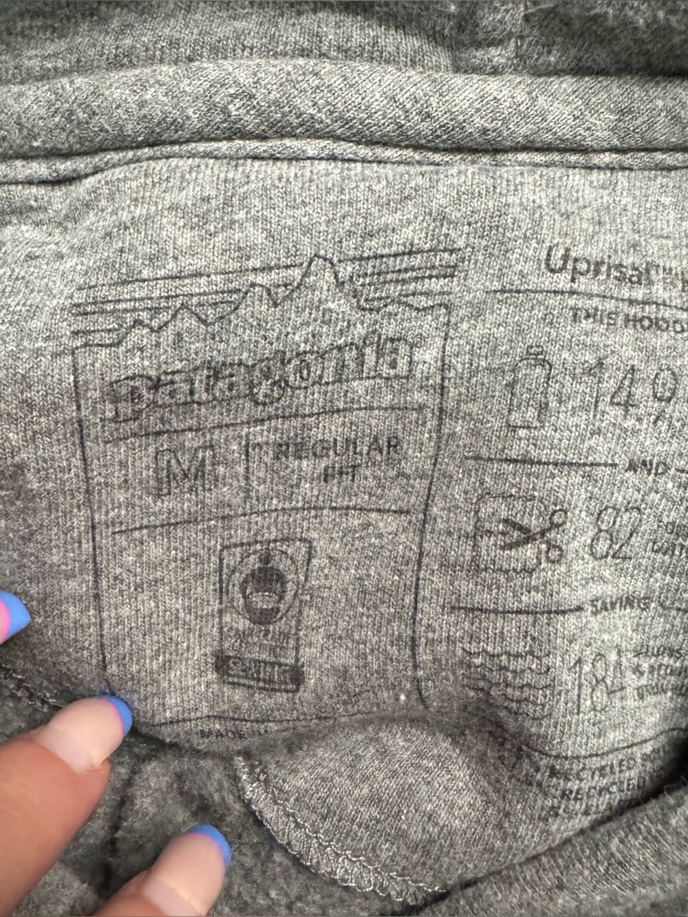 Men’s Gray and Navy Patagonia Sweatshirt - Picture 3 of 3